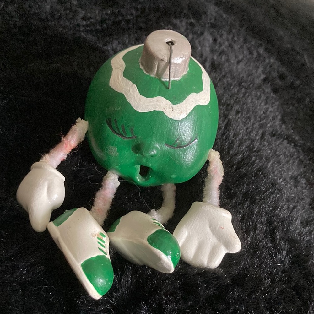 Cute M&M hanging ornament!
